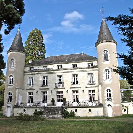 Chateau Les Vallees Tournon-Saint-Pierre Екстериор снимка