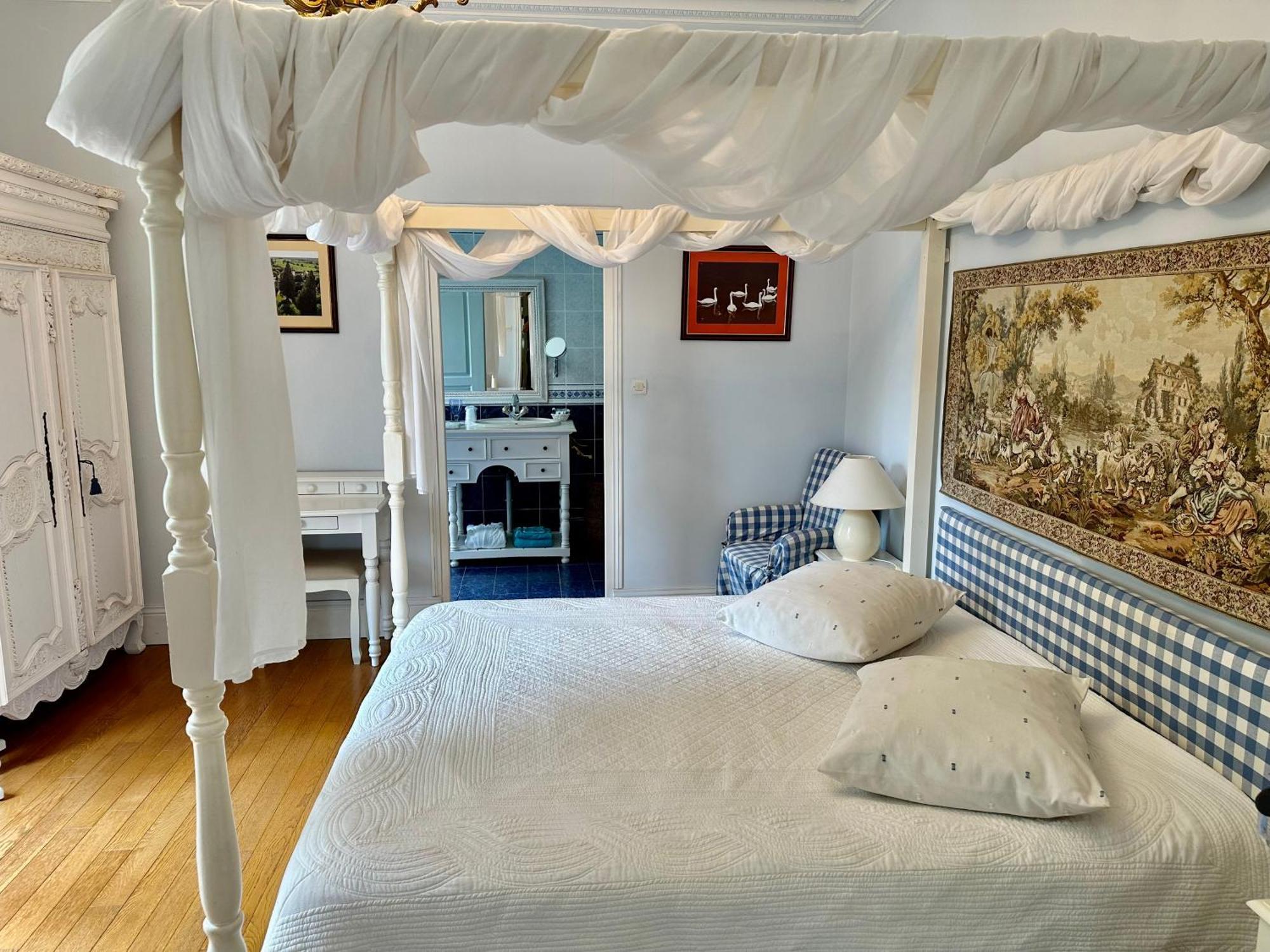 Chateau Les Vallees Tournon-Saint-Pierre Екстериор снимка