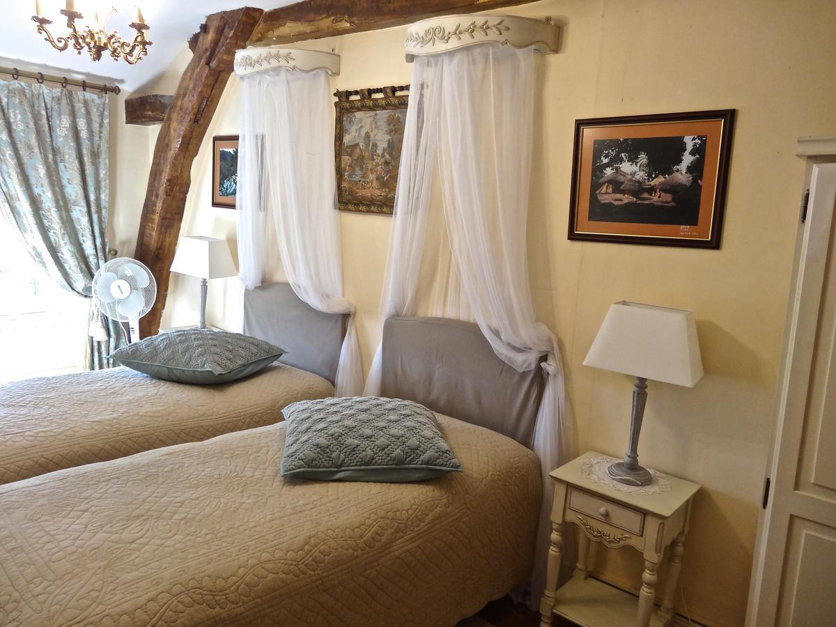 Chateau Les Vallees Bed & Breakfast Tournon-Saint-Pierre Екстериор снимка