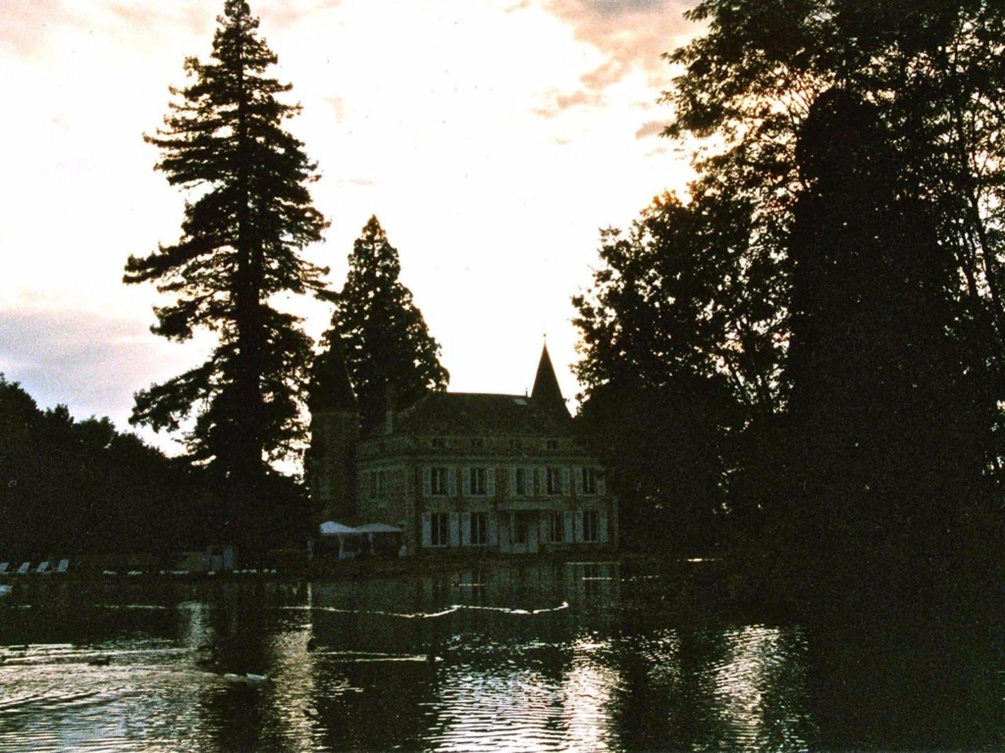 Chateau Les Vallees Tournon-Saint-Pierre Екстериор снимка