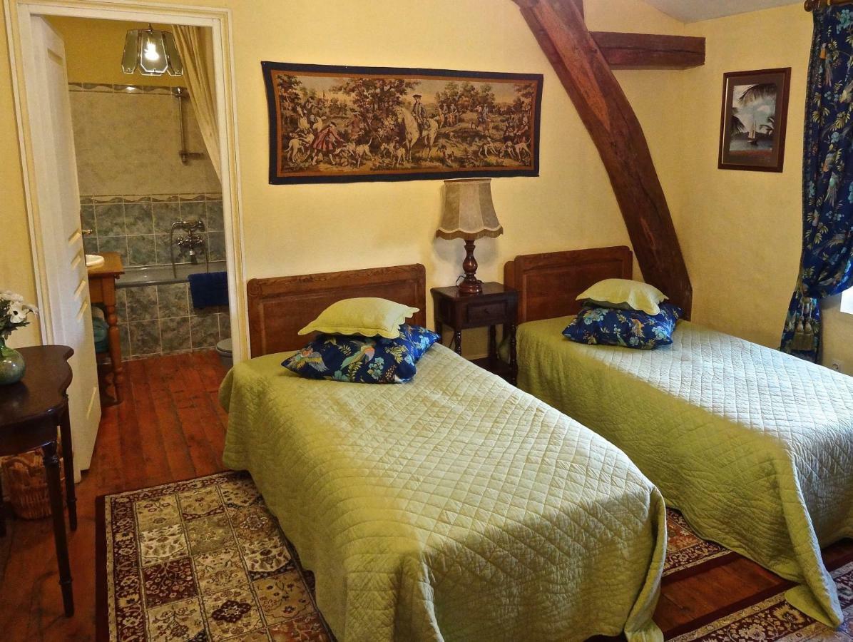 Chateau Les Vallees Bed & Breakfast Tournon-Saint-Pierre Екстериор снимка